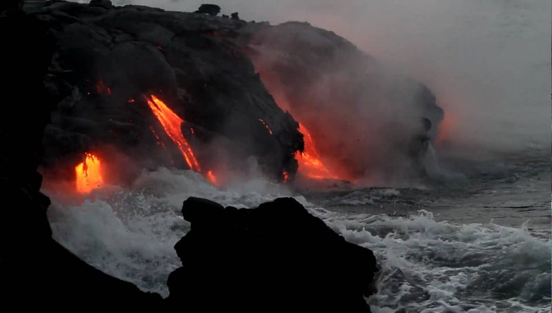 Вулканические извержения в море