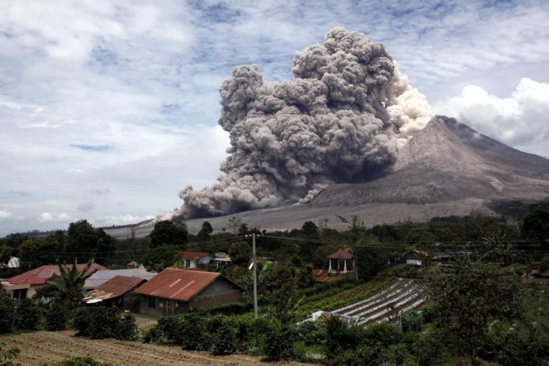 Вулкан Галунггунг, Индонезия.
