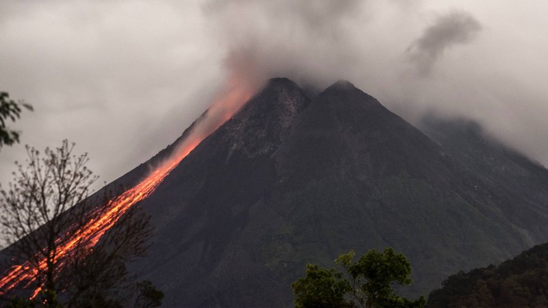 Индонезийский вулкан