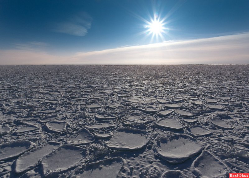 Блинчатый лед Байкала