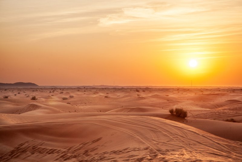 Палящее солнце в пустыне