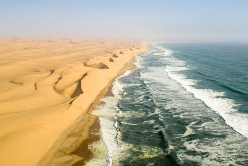 Пустыня Намиб берег скелетов