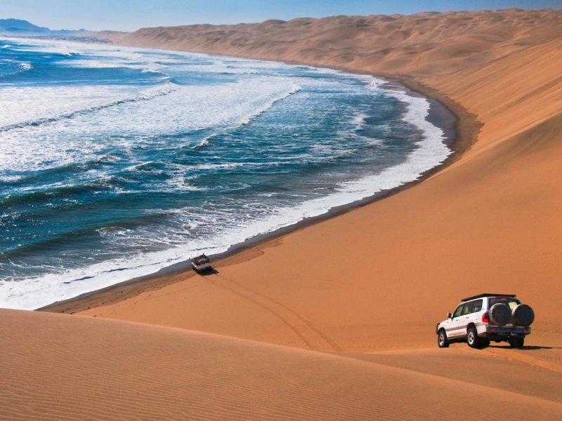 Пустыня Намиб и океан