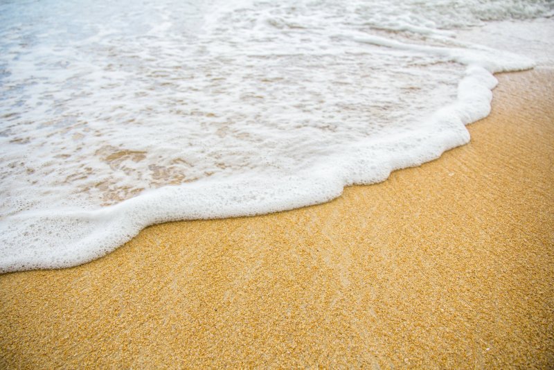 Морская пена на песке