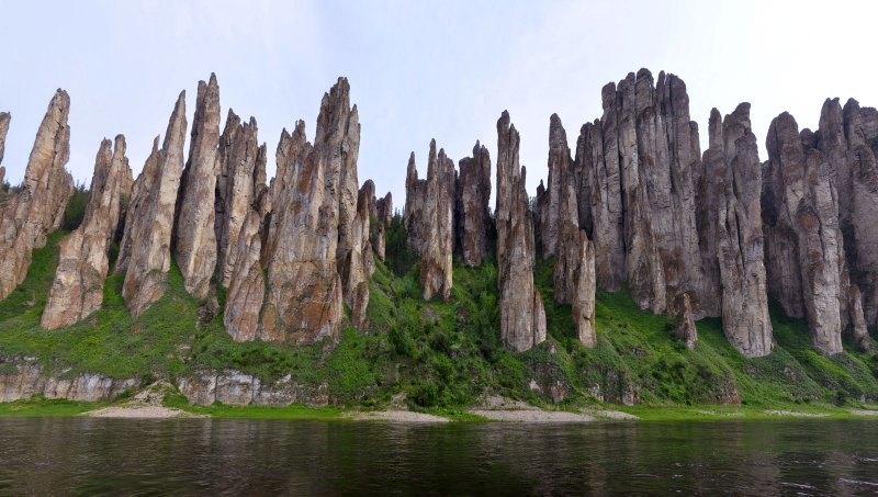 Река с каменными столбами Россия