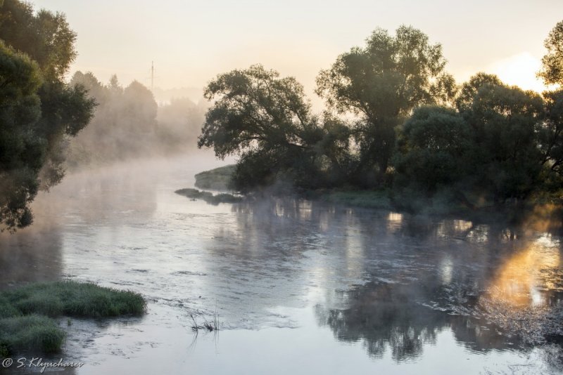 Московское утро на реке