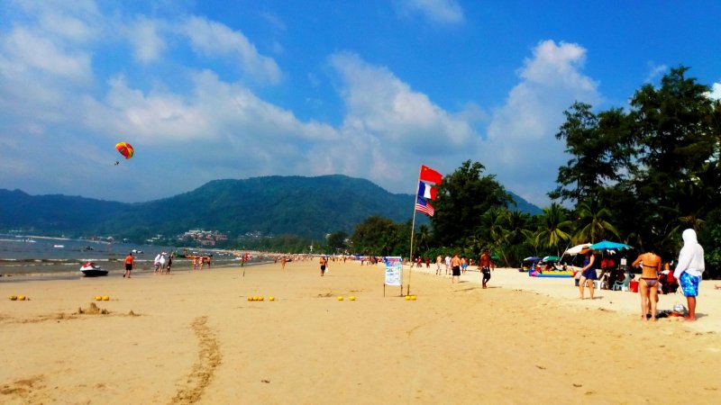 Общественный пляж Патонг