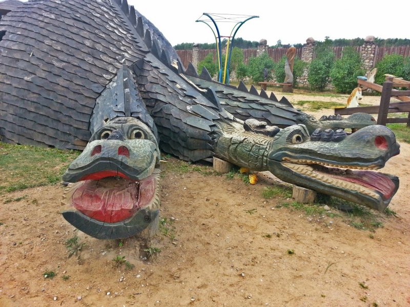Памятник змею Горынычу на Кудыкиной горе в Липецкой области