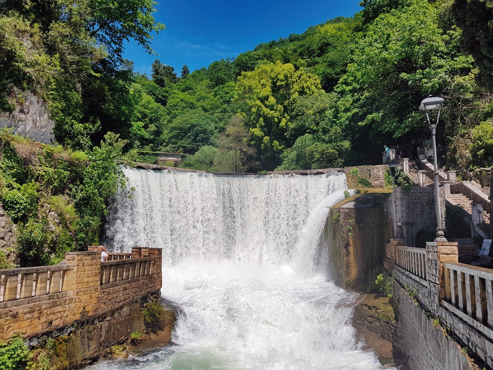 Рукотворный водопад в Абхазии
