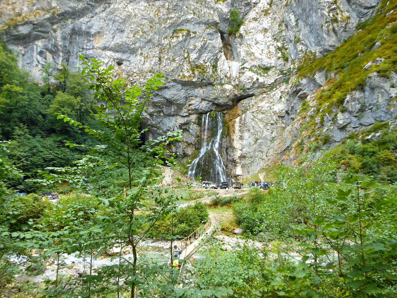 Пещера Черкесский водопад