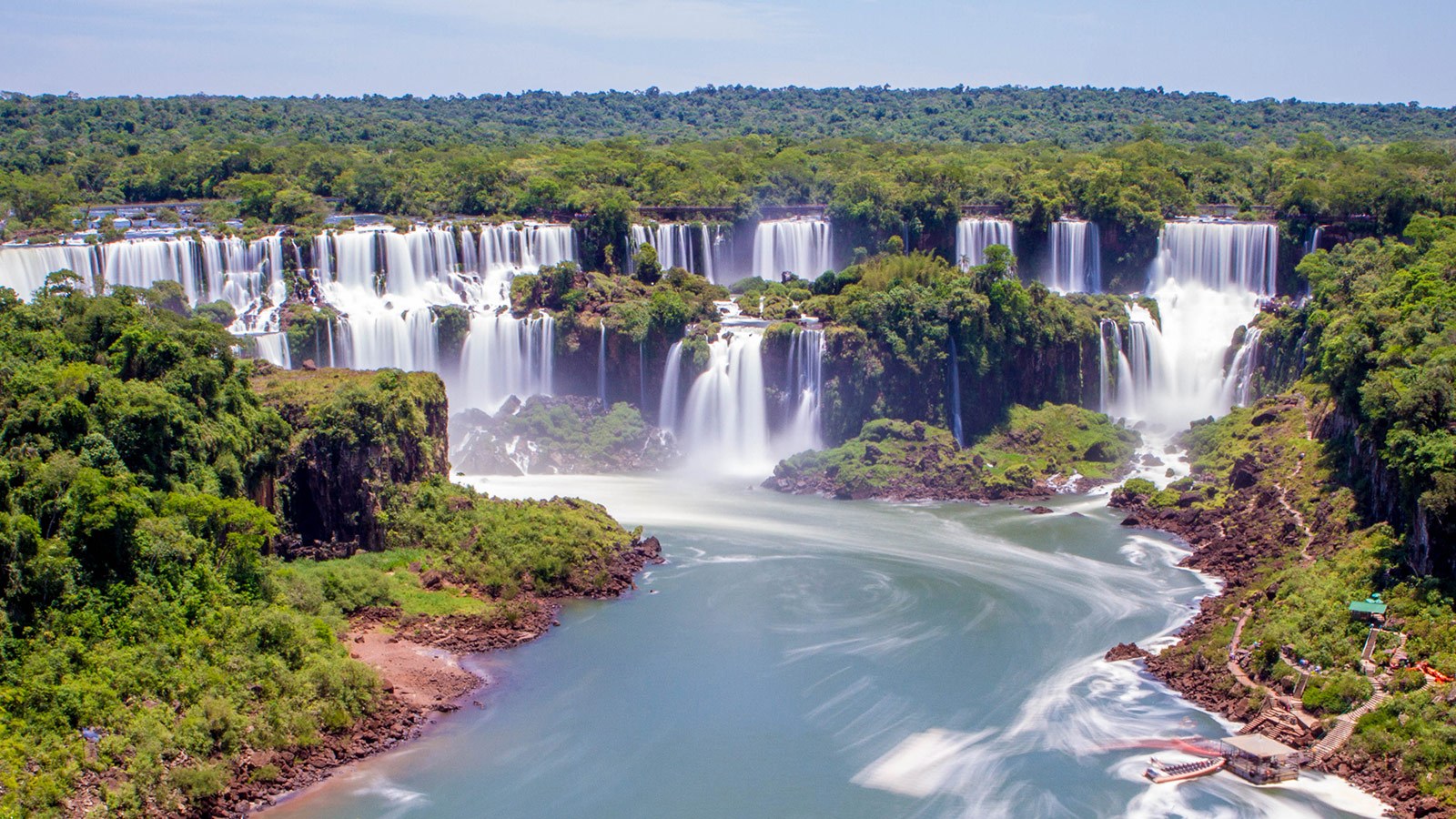 Водопад адам и ева в Бразилии