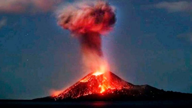 Индонезия вулкан Кракатау