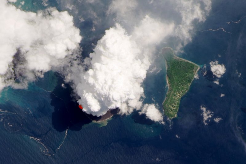 Извержение вулкана анак-Кракатау