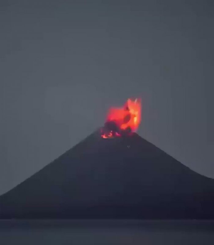 Извержение вулкана Кракатау в Индонезии в 1883 году