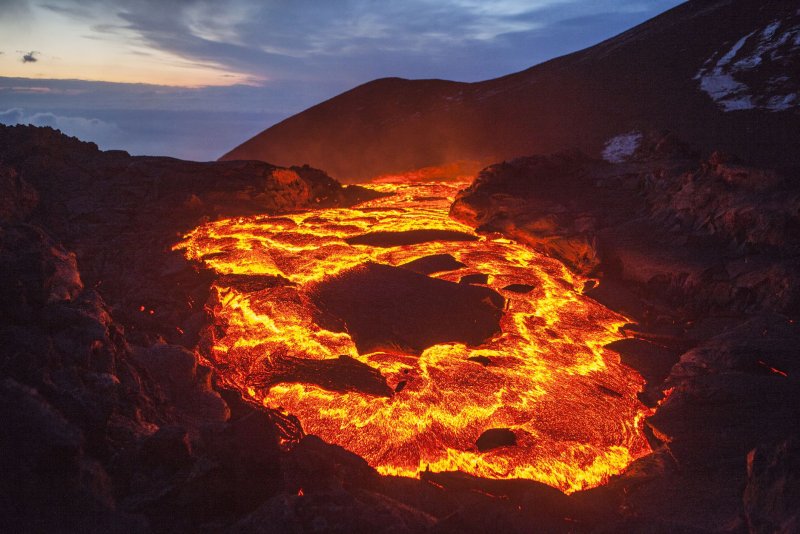 Что такое магма вулкан жерло кратер