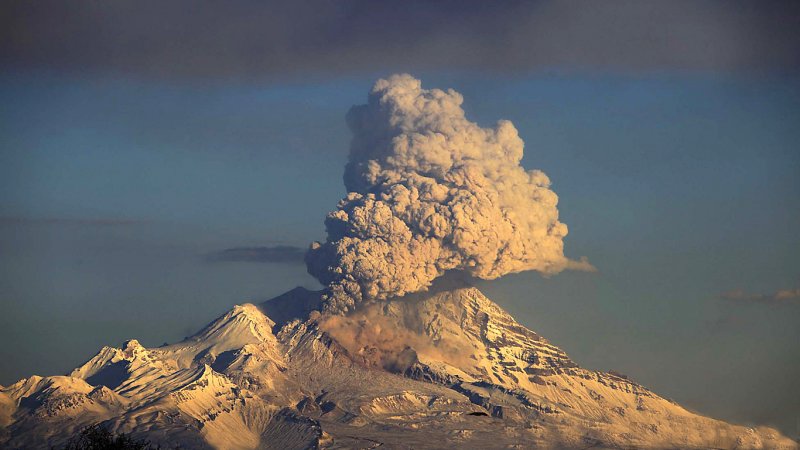 Кизимен (последнее извержение: 2013 год).