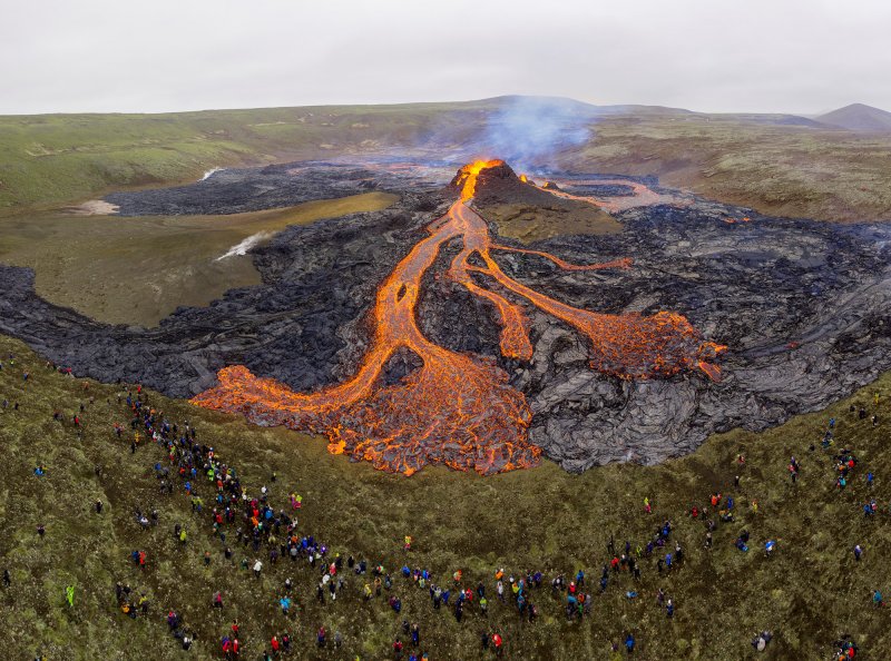 Вулкан в Исландии 2021