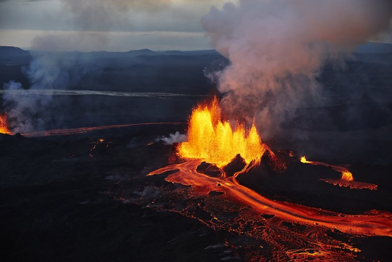 Вулкан в Исландии Эйяфьятлайокудль