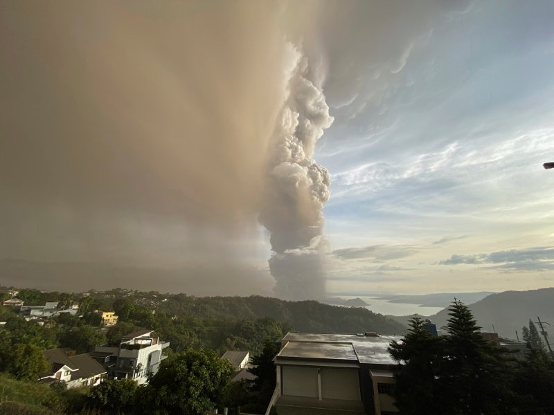 Извержение вулкана на Филиппинах 2020