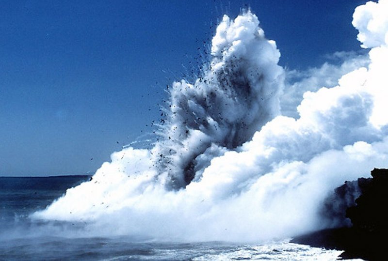 Подводный вулкан извержение