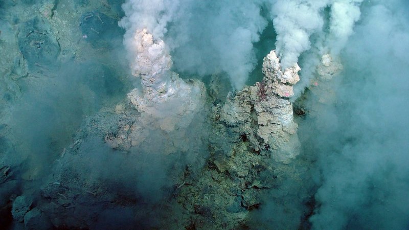 Гидротермальные источники на дне океана