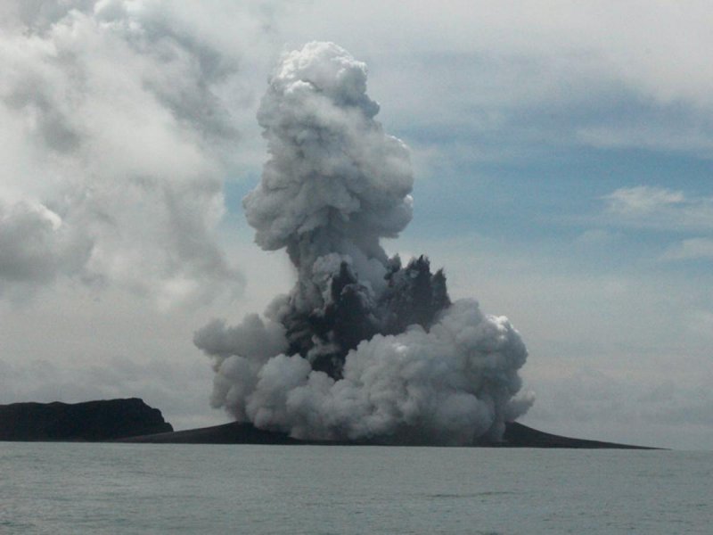 Подводный вулкан извержение гиф