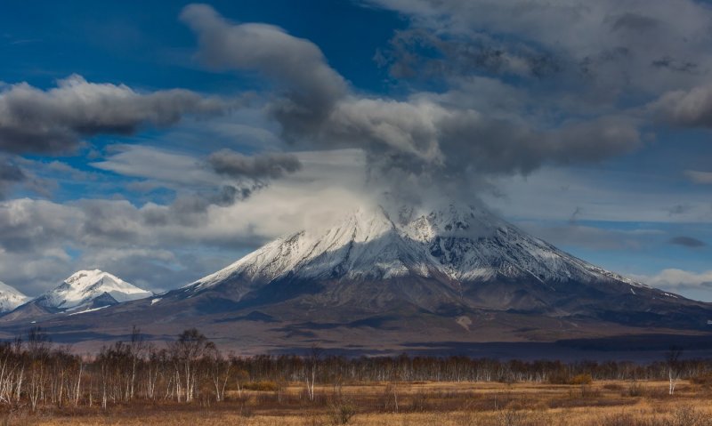 Корякский Авачинский и Козельский вулканы