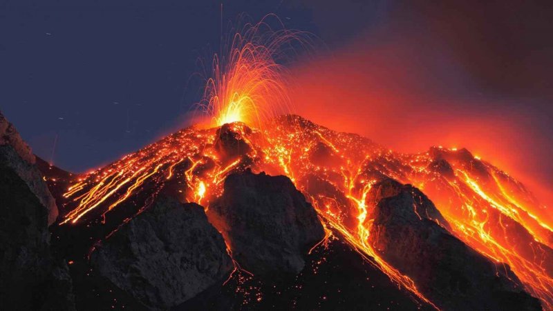 Лава вулкана Везувия