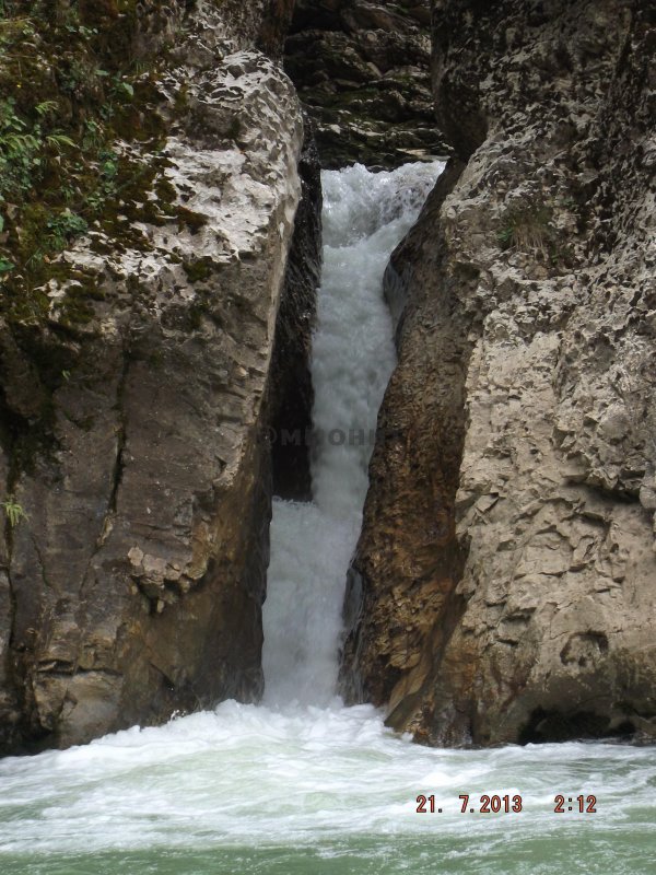Водопад Манькин шум