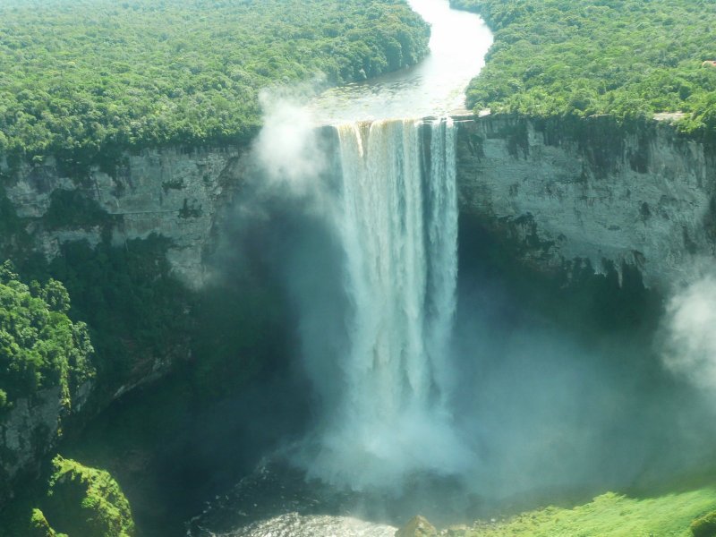 Водопад Кайетур Гайана Южная Америка