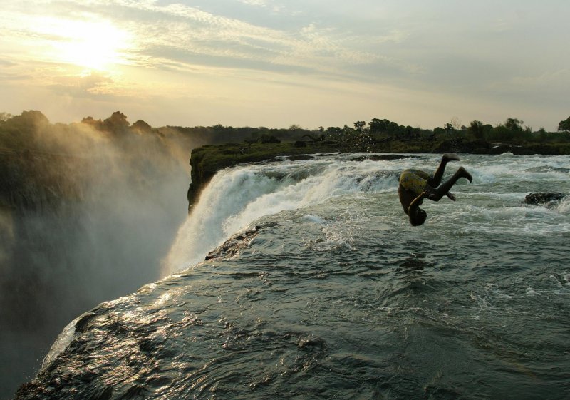 Бассейн дьявола (водопад Виктория, Зимбабве)