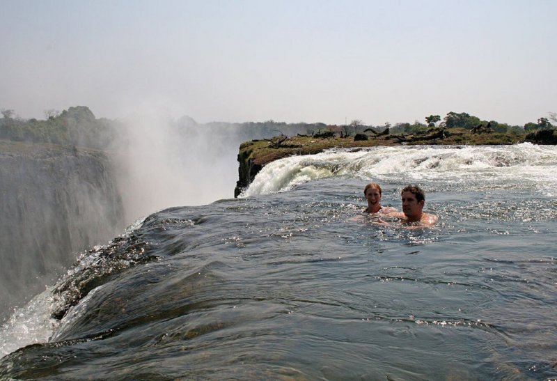 «Купель дьявола» на водопаде Виктория, Южная Африка