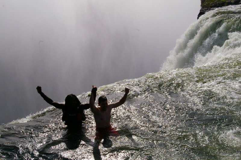 Купель дьявола водопад Виктория
