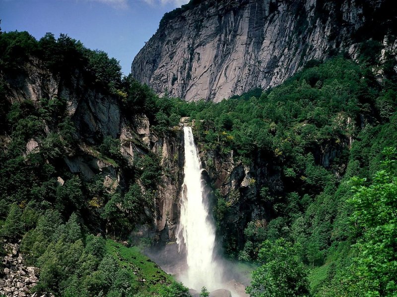 Водопад в Нагорном Карабахе