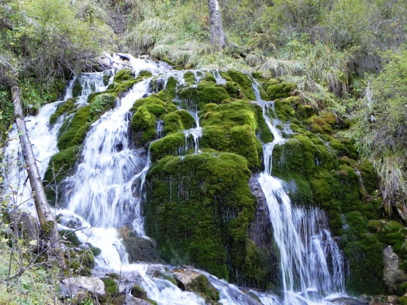 Емурлинский водопад горный