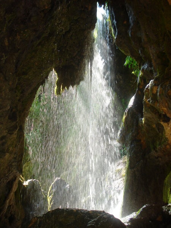 Водопад Джур-Джур зимой