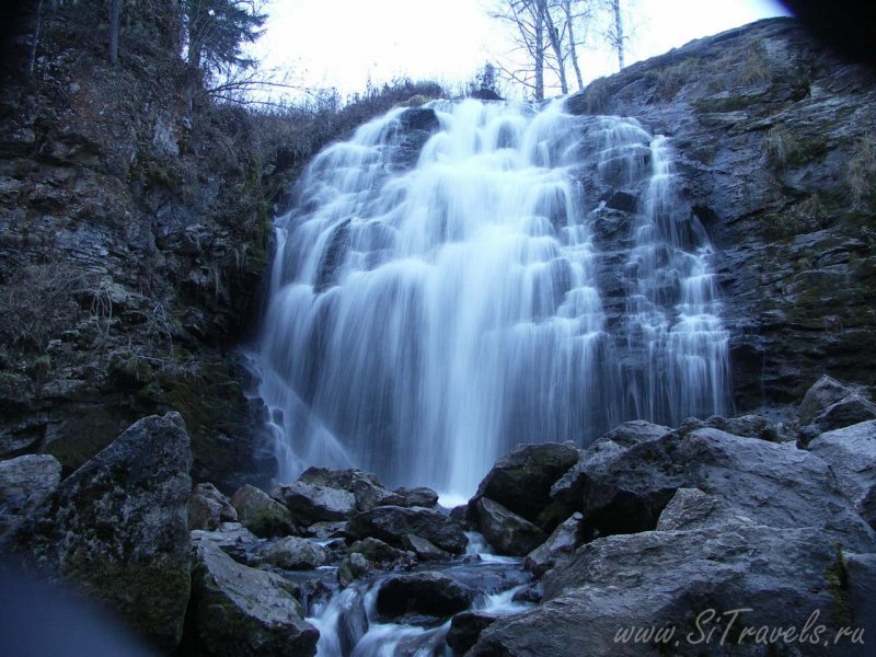 Камышлинский водопад зимой