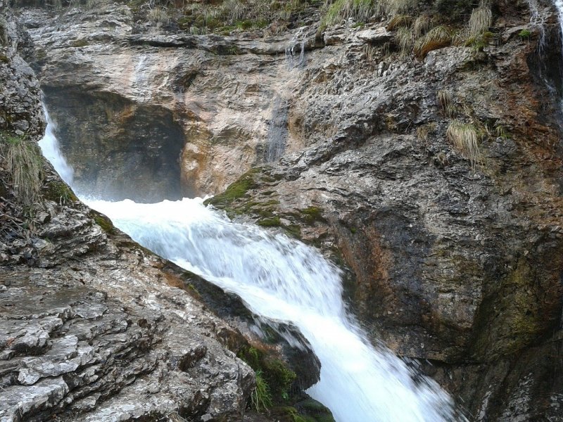 Водопад в Калужской области у деревни Папино