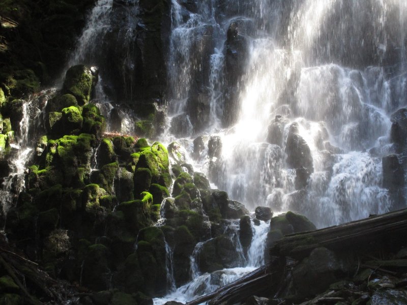 Картинка водопад Хью сувата