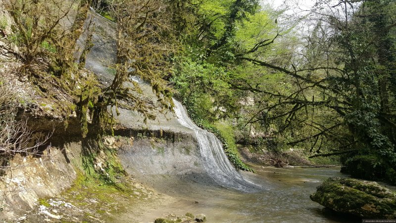 Мачарский водопад в Абхазии