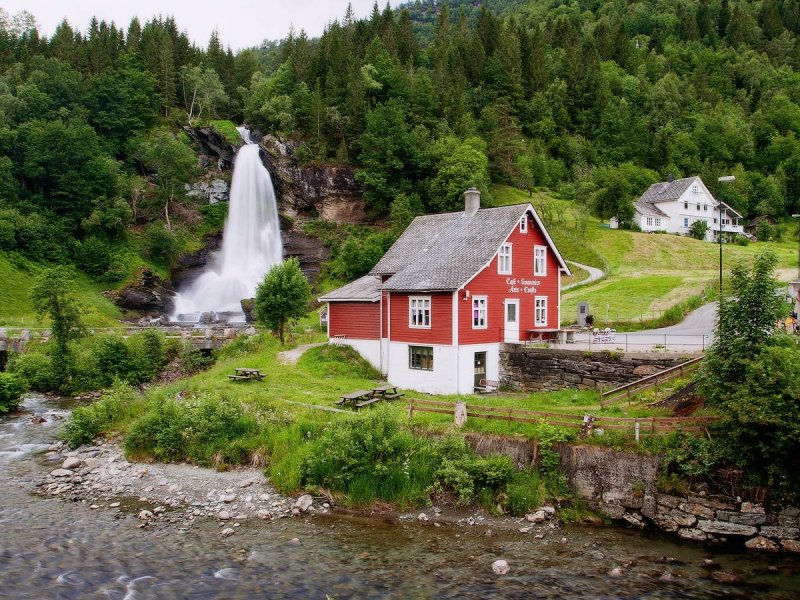 Водопад Стейндальсфоссен Норвегия