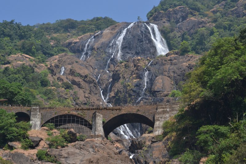 Водопад Дудхсагар Индия фото