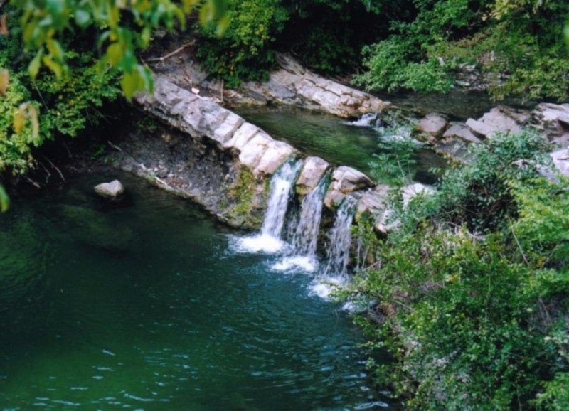 Водопады на реке жане в Геленджике