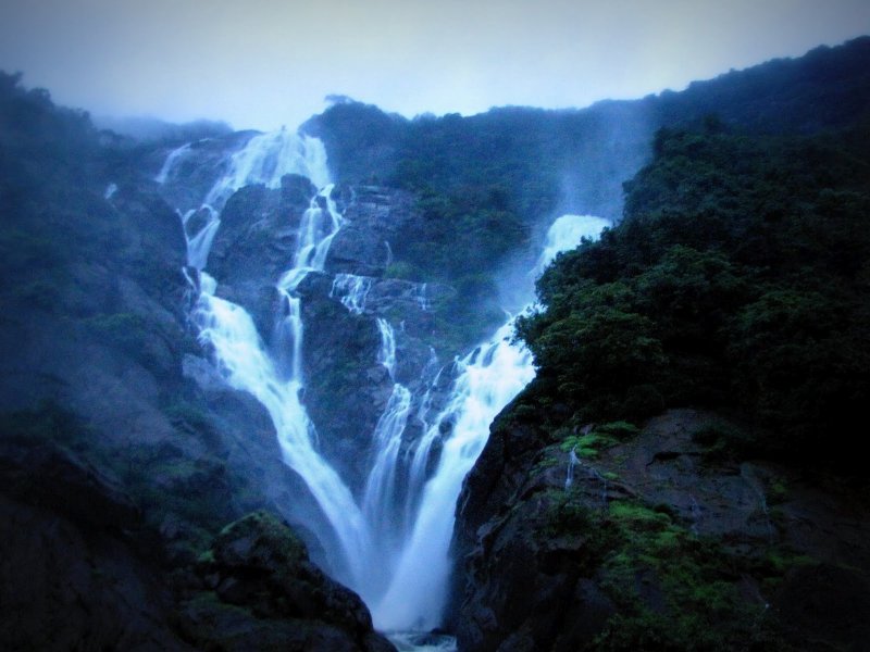Дудхсагарский водопад Гоа
