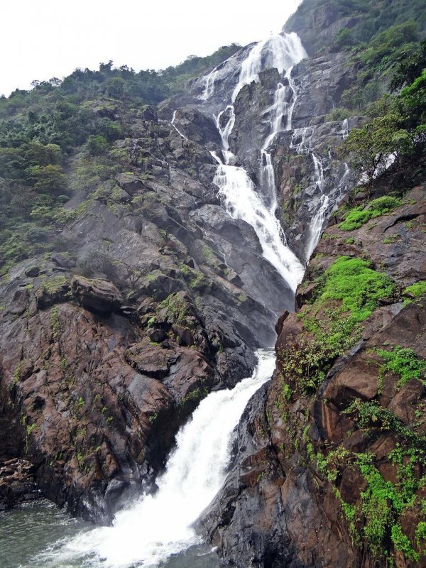 Водопад Дудхсагар (Dudhsagar Falls)