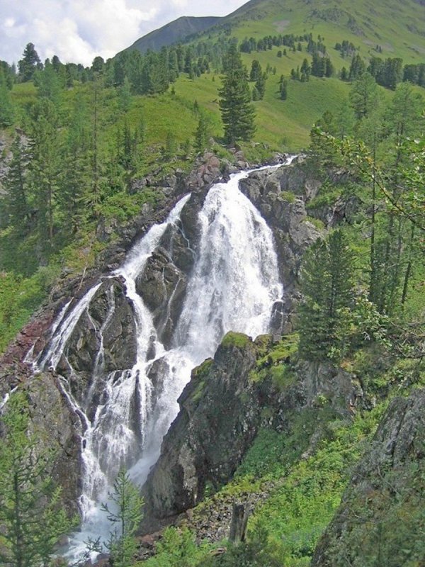 Водопад Текелю горный