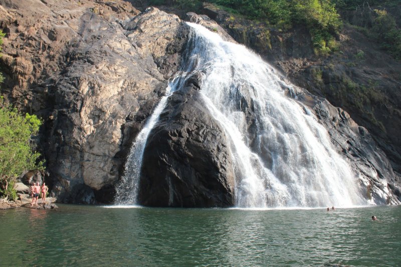 Водопад Дудхсагар Арамболь