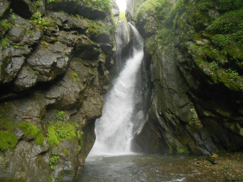 Водопад Гилева в Свердловской области