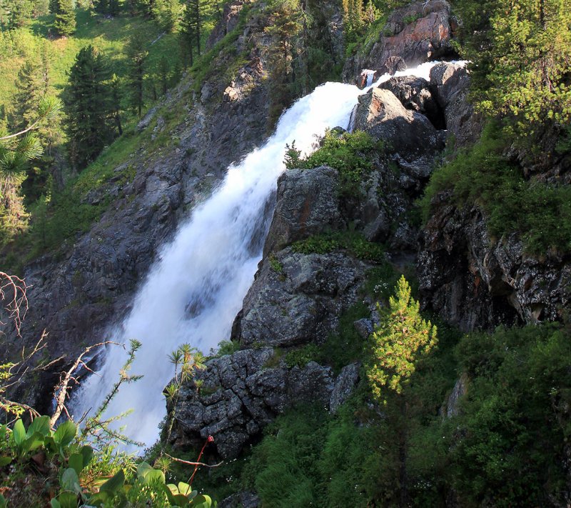 Водопад Коккольский на Алтае