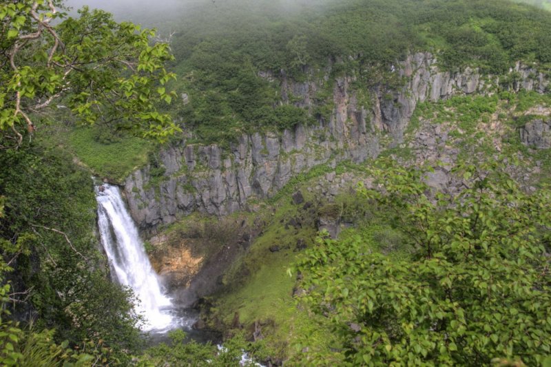 Водопад на ручье спокойный Камчатка